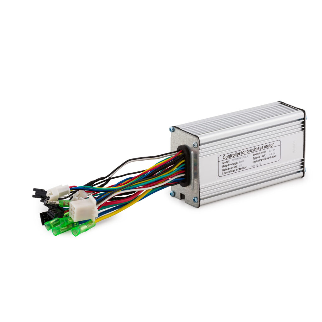 בקר עבור מנוע ללא מברשות, עם חוטים צבעוניים לחיבור אביזרי אופניים חשמליים.