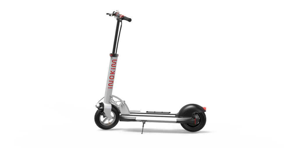 קורקינט חשמלי מתקפל עם עיצוב מודרני, מתאים לשימוש בעיר ולתחזוקה קלה.