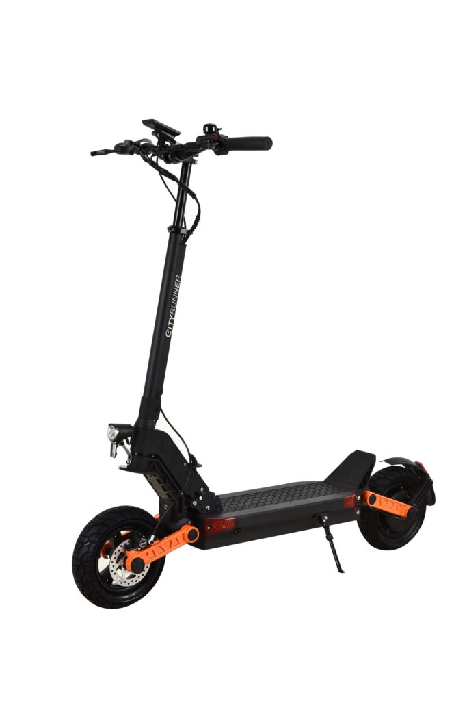 קורקינט חשמלי מתקפל בצבע שחור עם פרטים כתומים, מתאים לנסיעה בעיר ולתחזוקה קלה.