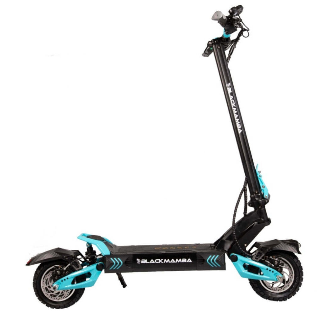 קורקינט חשמלי מתקפל עם עיצוב מודרני, מתאים לשימוש עירוני ולטיפולים שונים.