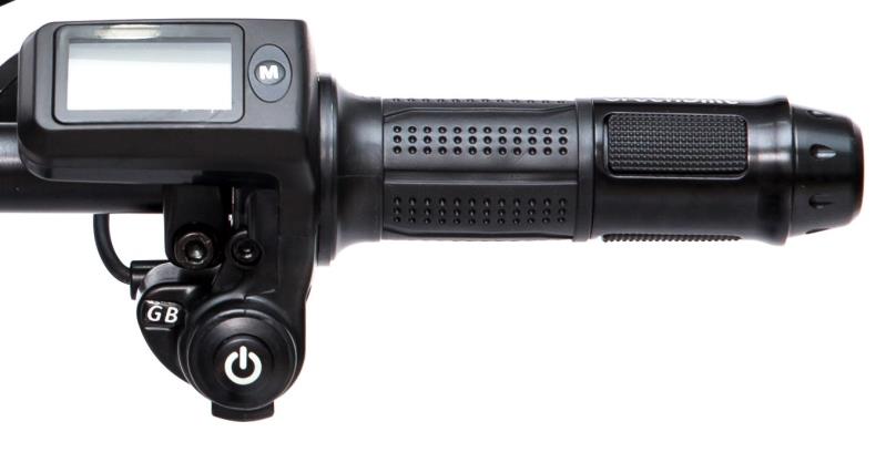 ידית של קורקינט חשמלי עם מסך דיגיטלי וכפתור הפעלה, מתאימה לתחזוקה נכונה של קורקינט חשמלי.