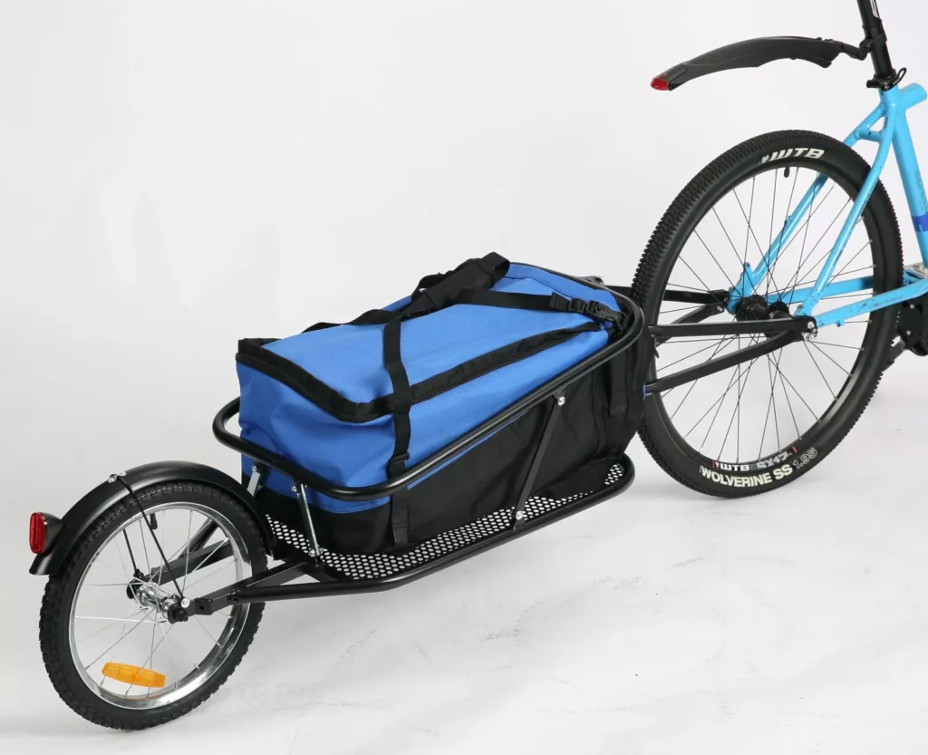 תיק גרירה לאופניים בצבע כחול, המיועד לנשיאת ציוד ואביזרי אופניים.
