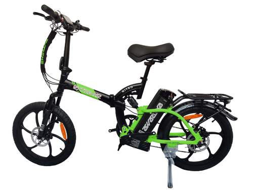 אופניים חשמליים מתקפלים בצבעים שחור וירוק, מתאימים לתחבורה עירונית וקל לנשיאה.