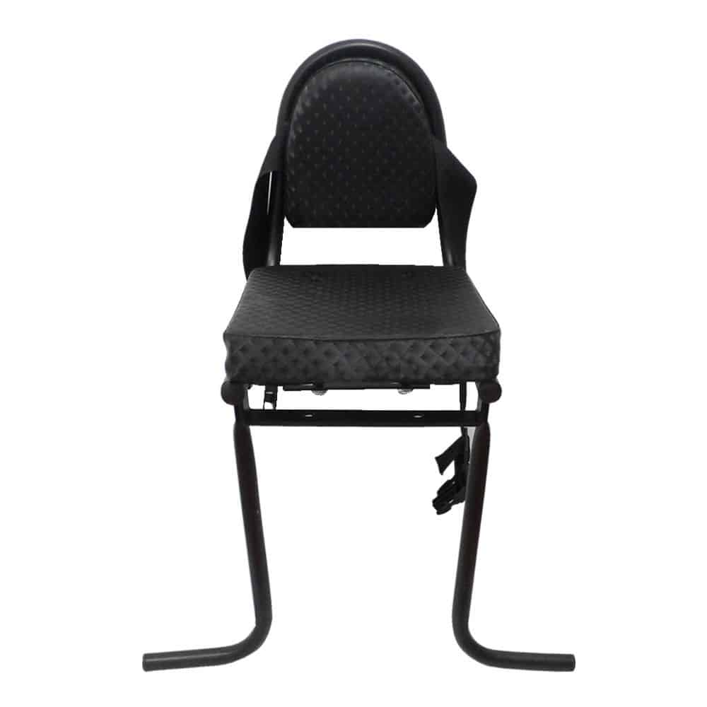 כסא מתקפל בצבע שחור, בעל עיצוב פשוט ונוח. מתאים לשימוש בבית ובחוץ.