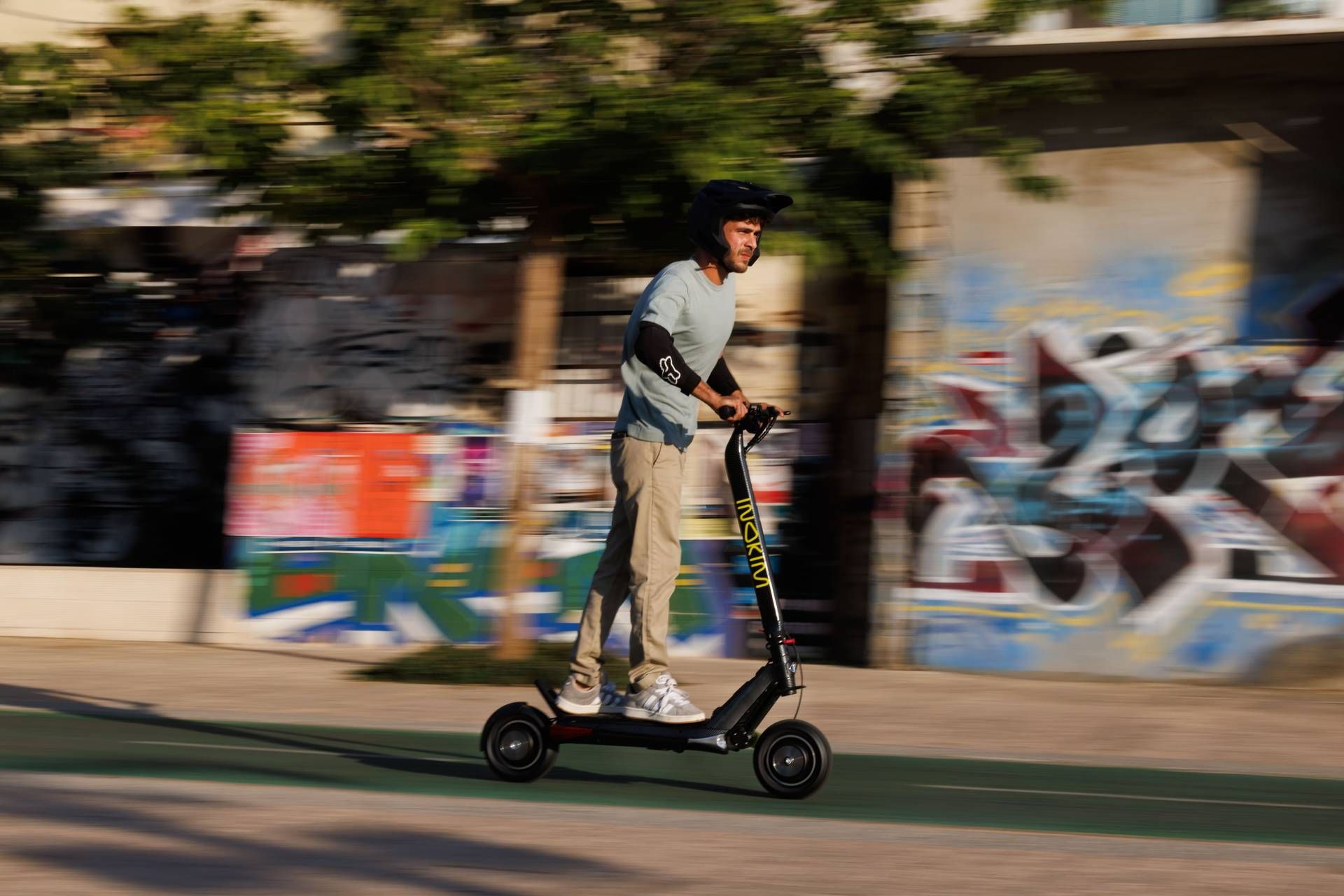 קורקינט חשמלי דגם OX 60V 21AH Super Carbon מבית Inokim - צבע שחור – תמונה 5